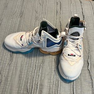 Nike Air LeBron XIX Pearl White/University Gold Basketball Shoes